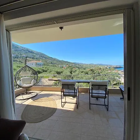 Oasis - Maisonette A Βίλα Βέργα Καλαμάτας