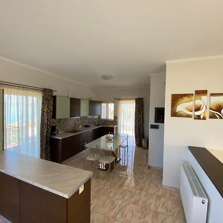 Oasis - Maisonette A فيرغا كالاماتا